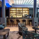 Hotel Western Premier Le Chapitre And