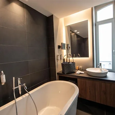 Hotel Western Premier Le Chapitre And