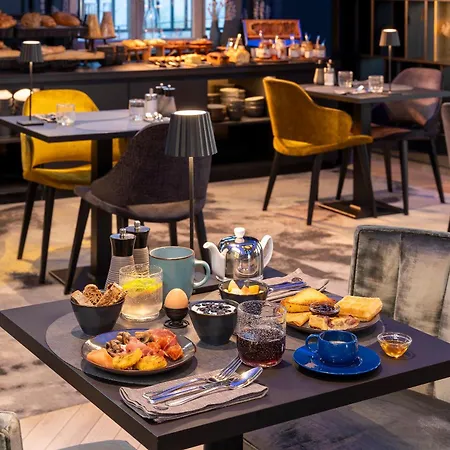 Hotel Western Premier Le Chapitre And