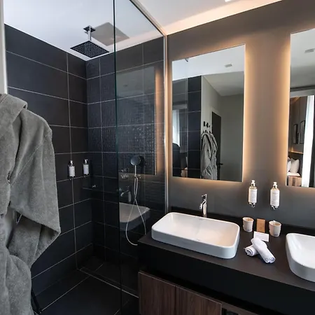 Hotel Western Premier Le Chapitre And
