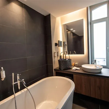 מלון Western Premier Le Chapitre And רמירמון