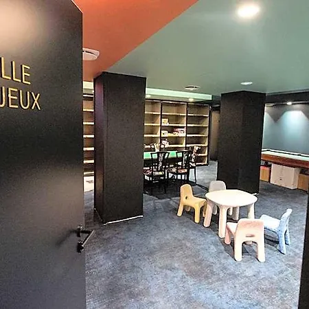 Hotel Western Premier Le Chapitre And 4*