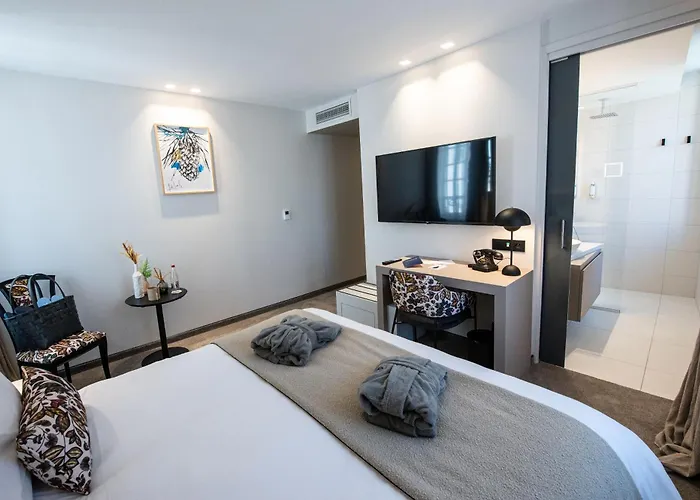 Western Premier Le Chapitre Hotel&spa Hotel 4*