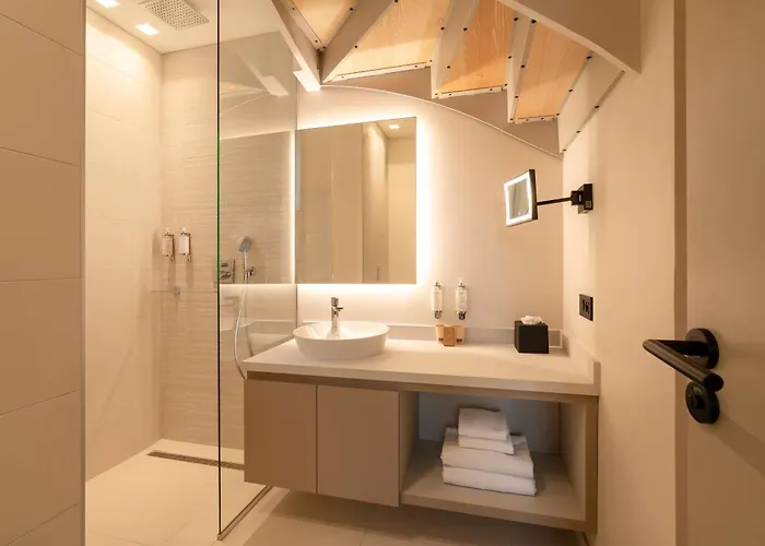 Western Premier Le Chapitre Hotel&spa 4*