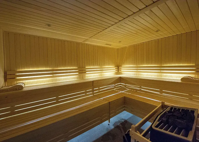 Hotel Western Premier Le Chapitre And Remiremont