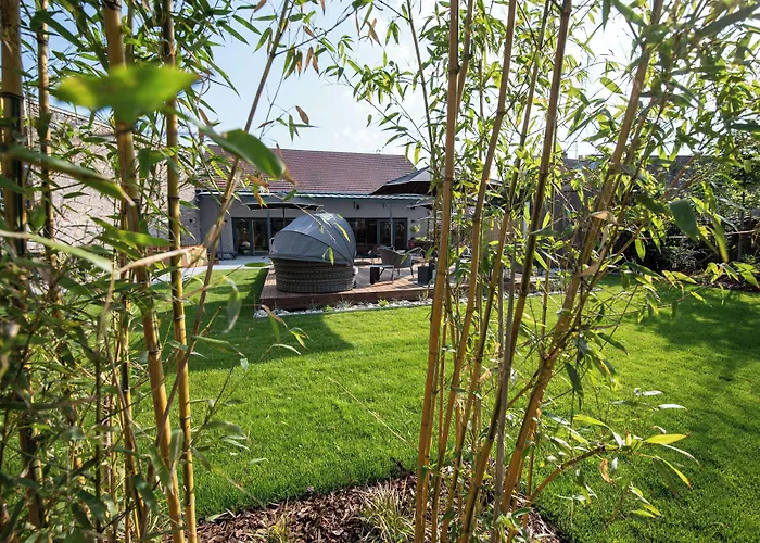 Hotel Western Premier Le Chapitre And Remiremont