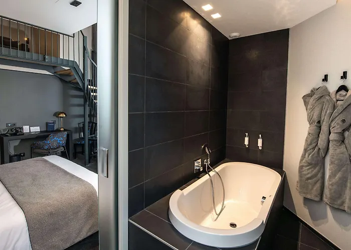 Western Premier Le Chapitre Hotel&spa Hotel 4*