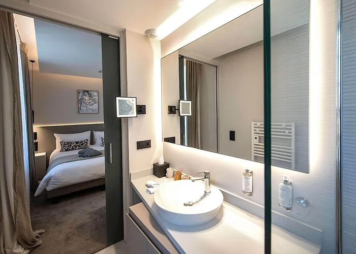 Western Premier Le Chapitre Hotel&spa Hotel 4*